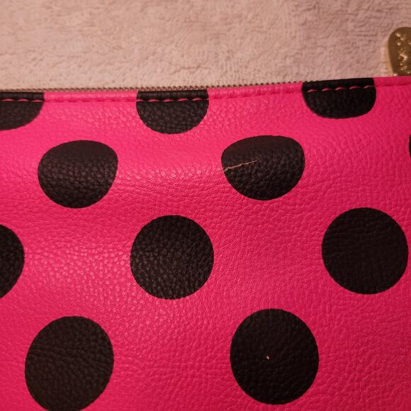 Betsey Johnson Pink Black Polka Dot Clutch Bag Faux Leather Gold Tone Wristlet - Picture 7 of 7
